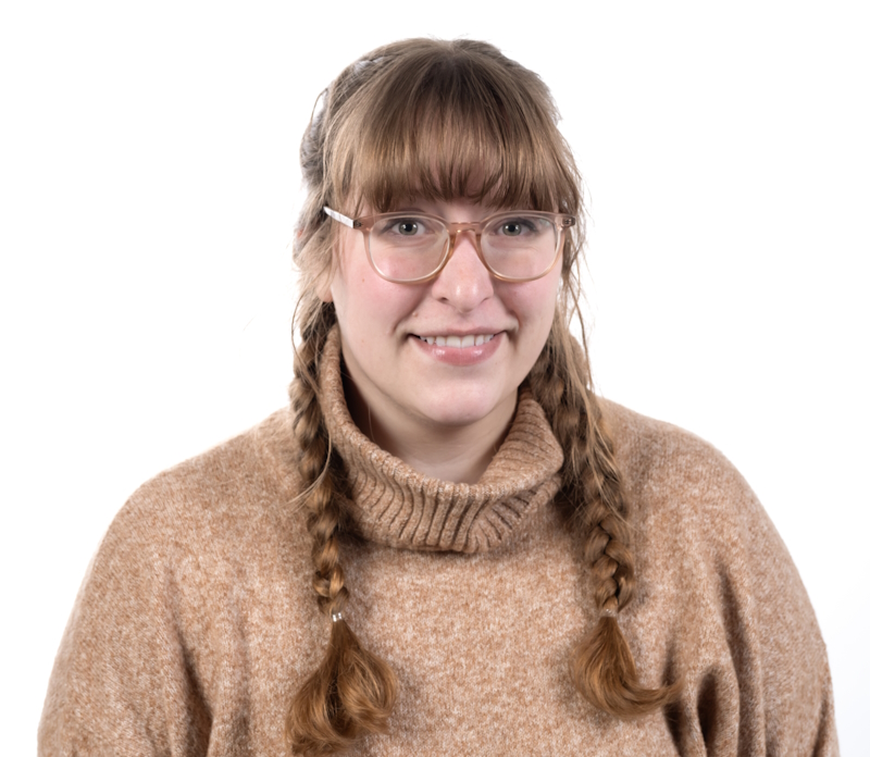 harman_ellie_002_cropped.jpg